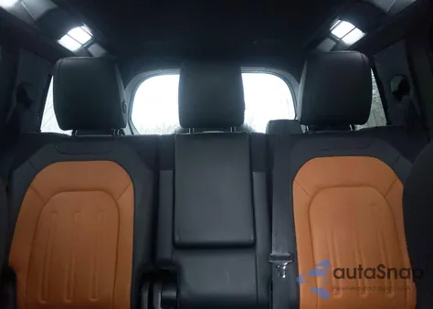 2021 Land Rover Defender 110 X z USA, uszkodzony, nr VIN SALEXERU0M2049481